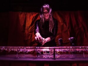 Kontaktmikrofon Apolloni lüüral: märkmeid helikunsti ja muusika vahelt