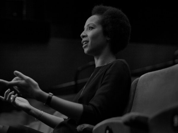 Ellujäämiskunstid Sierra Leonest Manchesterini. Intervjuu Feimatta Conteh’ga