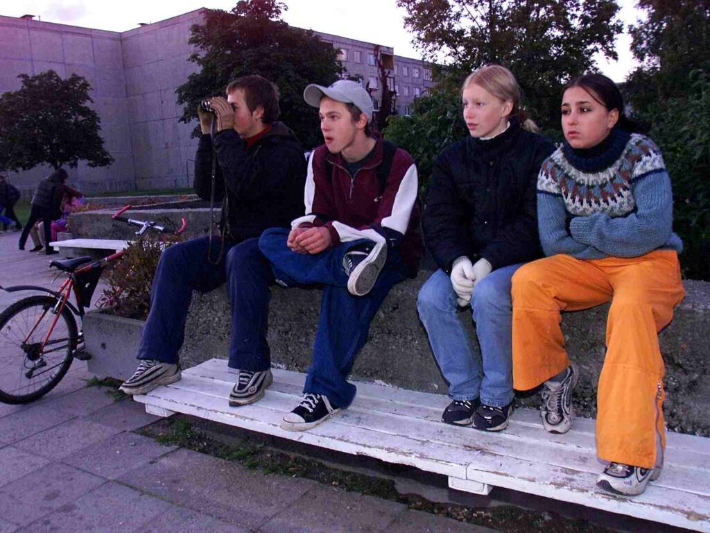 Kangi all ja koduhoovis