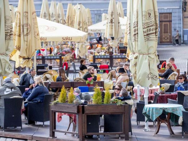 Linnaruumikolumn: T&otilde;mba koomale! ehk Raha ruum