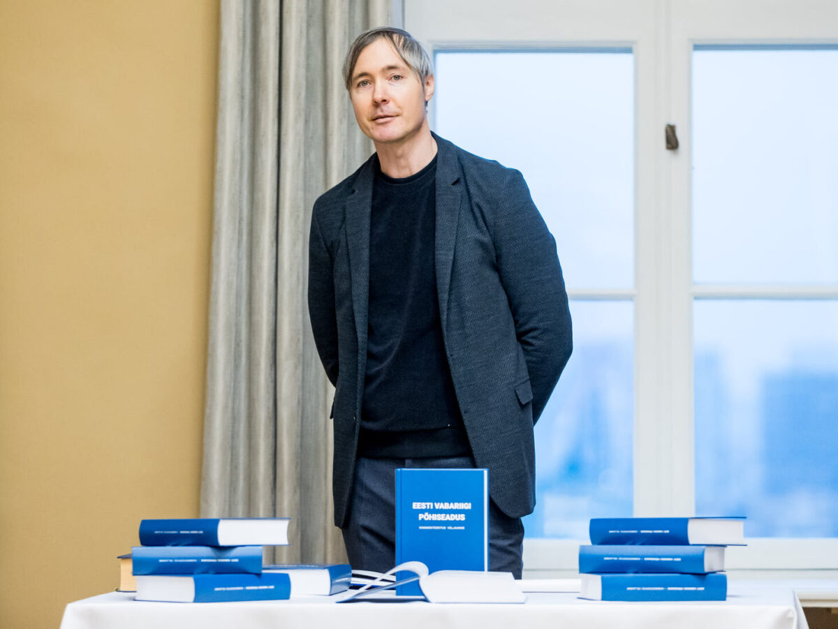 5 piiriutoopiat: Hent Kalmo