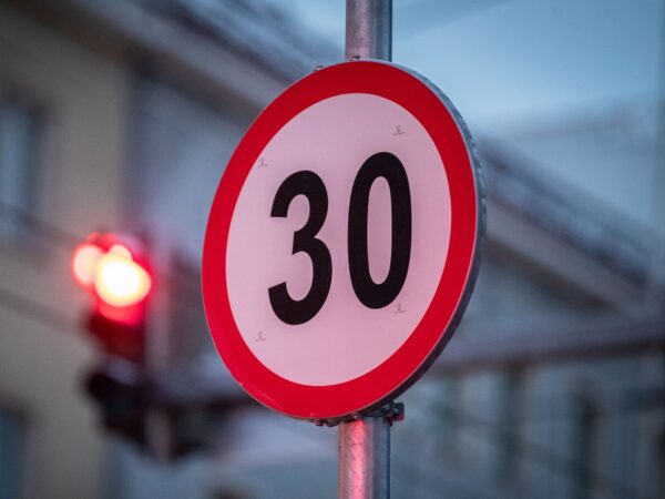 Rohehäkk: aeglasem sõidukiirus