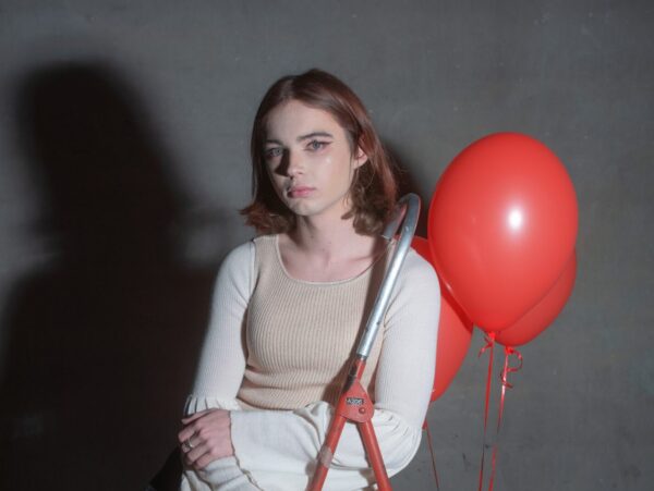 Värske elektroonikaartist HOSTILE esitleb Sveta Baaris uut plaati