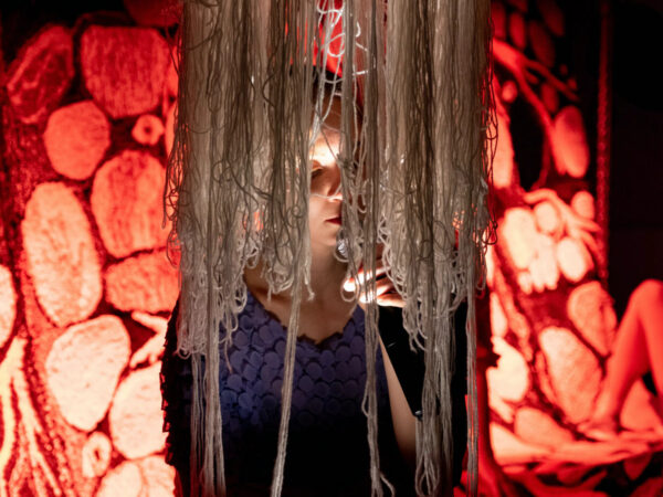 Arvustus: Mälukeha valuväljal