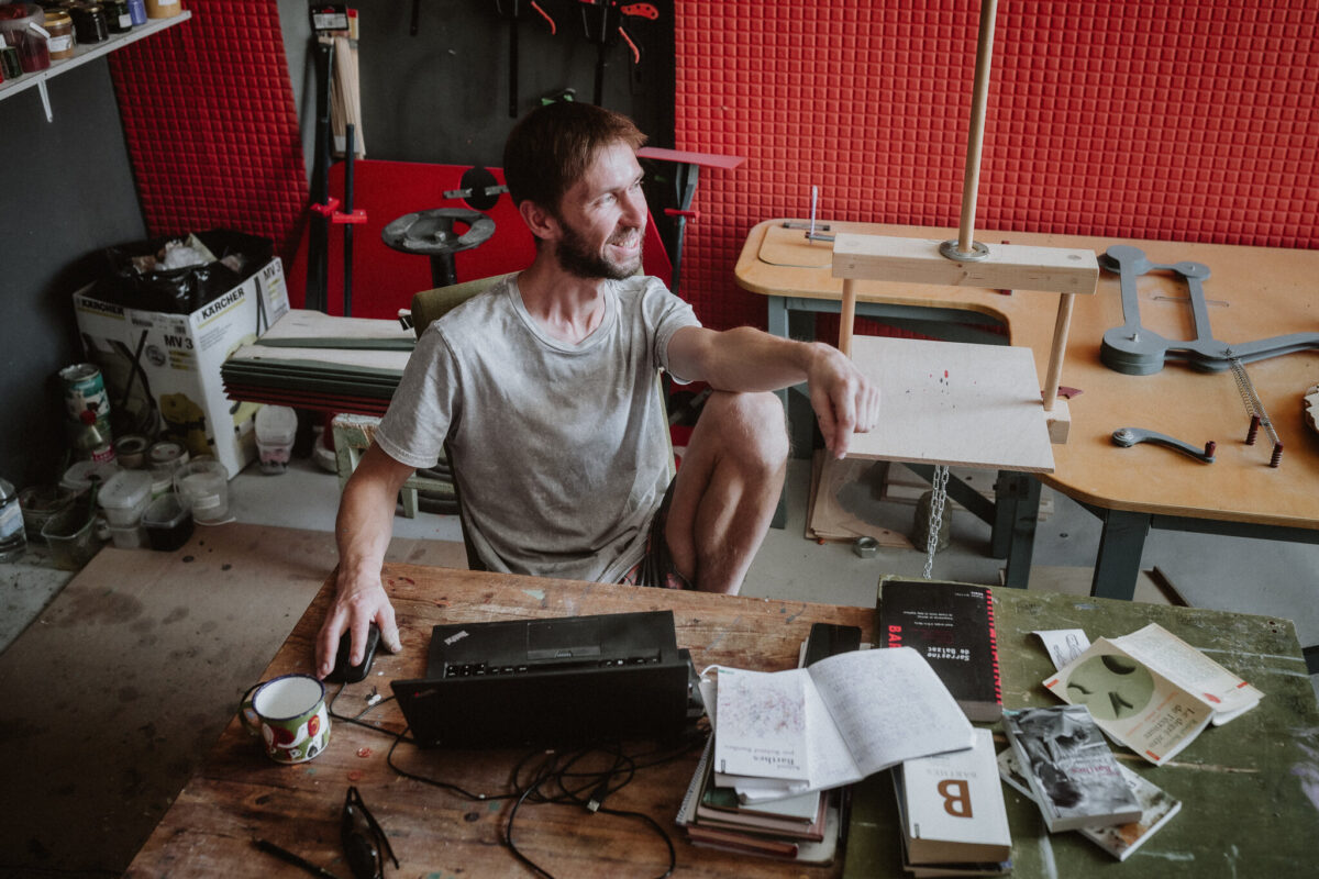 Arvustus: Anti Saare dialoogiline mänguväljak ehk Meedium ongi sõnum