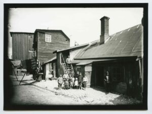 Oma tuba, oma luba? Privaatse kodu kujunemine ja paradoksid