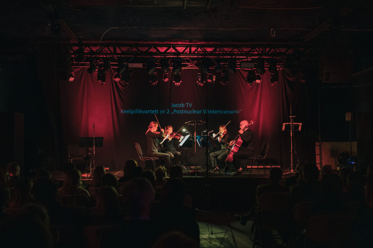 Arvustus: Nüüdismuusika industriaalses idüllis