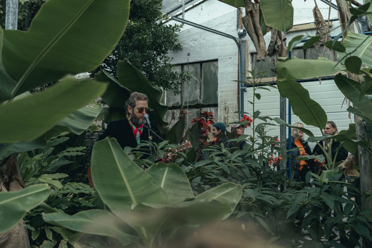 külm tuul ja soe vesi, pime ilm ja mure pind. Reportaaž kunstifestivalilt Sequences
