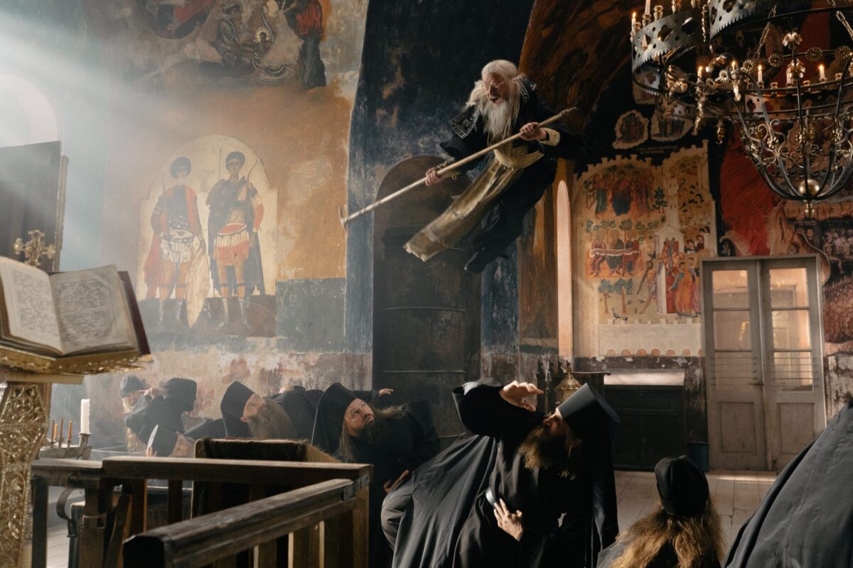 Arvustus: Punk-munk, deemon-naine ja potentsiaalne õigeusu propaganda