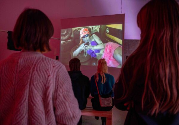 Arvustus: Reis nihestatud m&auml;lusoppi