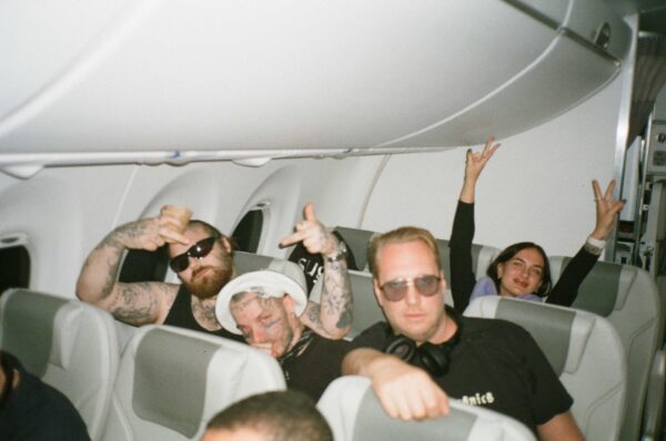 Taani loovkollektiiv Posh Isolation tähistab Paavli Kultuurivabrikus 15. sünnipäeva