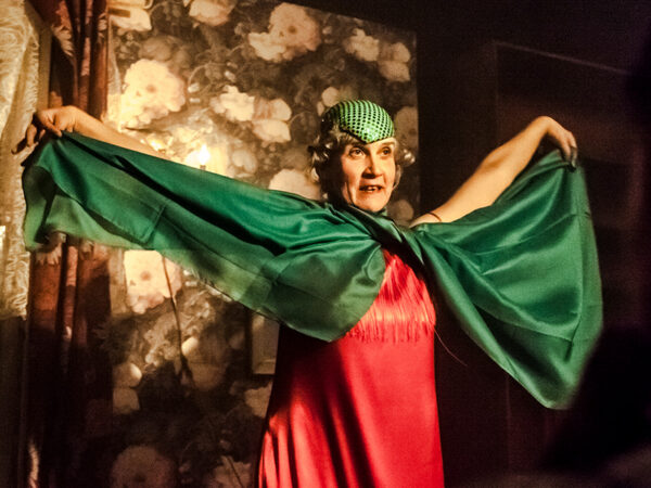 Lavaspurt: Tädi Õie tumeaine