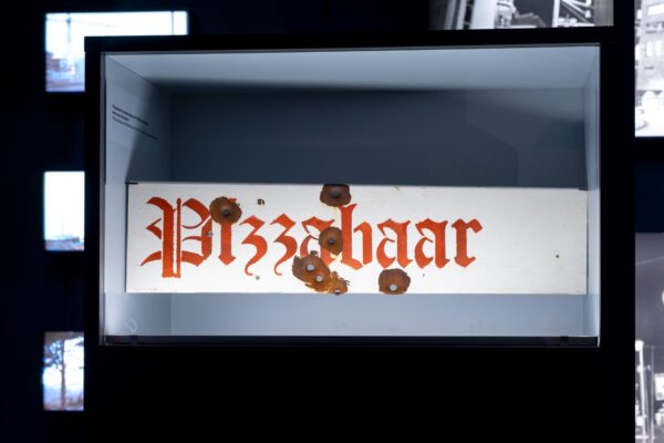 Arvustus: Kes/kuis oleme öös? Siirded endas ja ajas