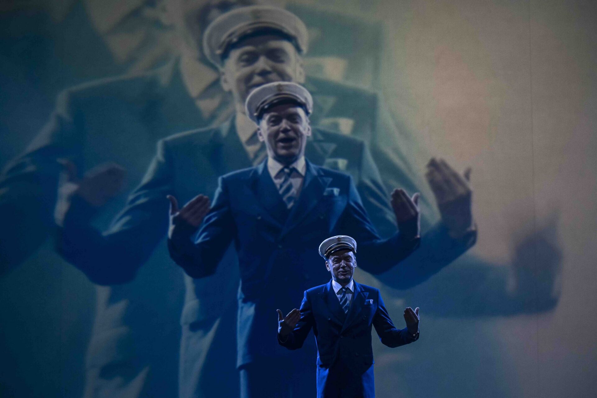 Arvustus: Raha ei maga, raha on duši all