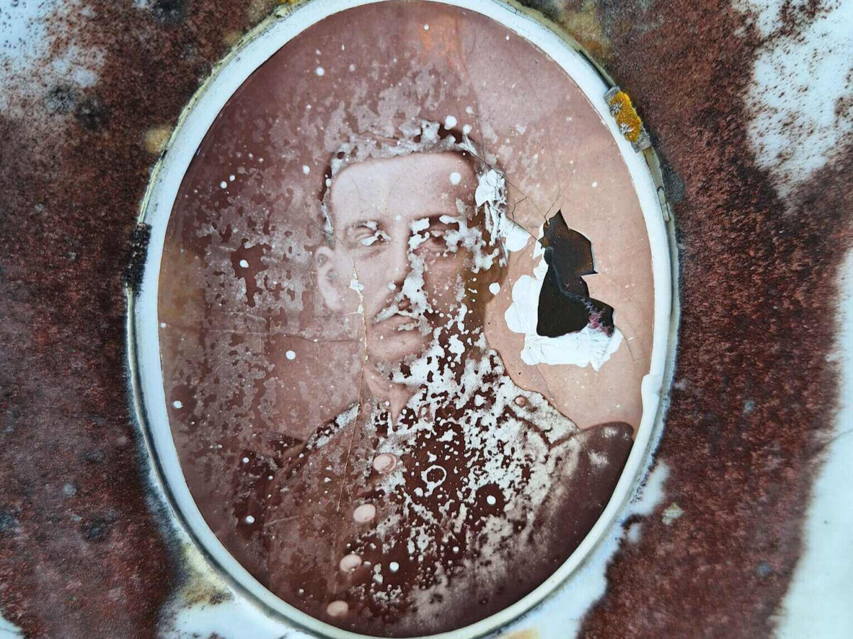 Suremise rõõmud ehk Ühe kalmisturänduri märkmeid