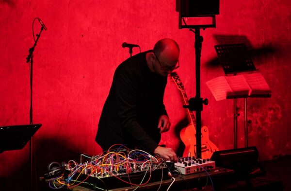 Uus eesti biit: V4R1