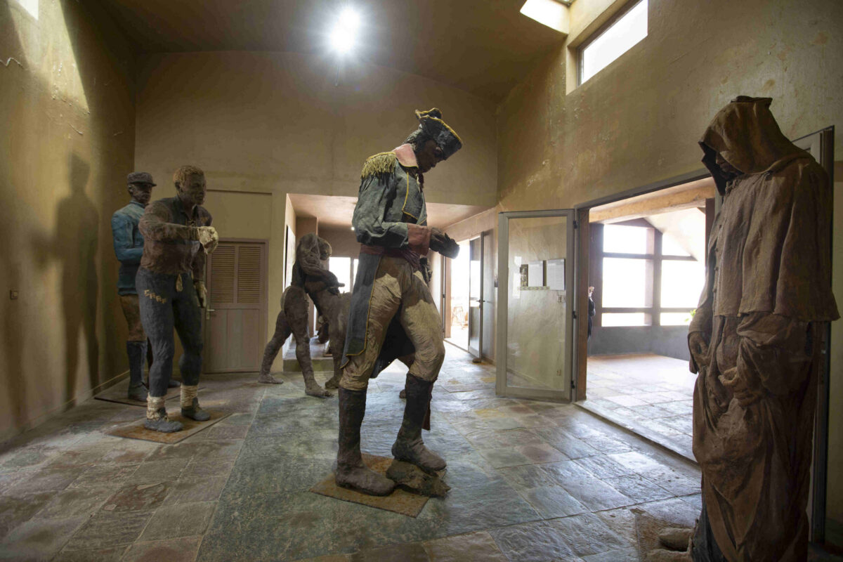 Kaasaegne kunst ja käsitöö. Vaateid Aafrikast