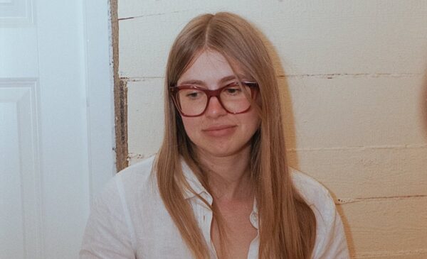 Raamaturiiul: Maryliis Teinfeldt-Grinsi tekstiilikeskus endises raamatukogus