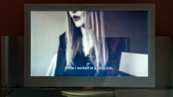 Arvustus: Kes tohib rääkida nagu Perdita S.? Seksitöö näitustamisest