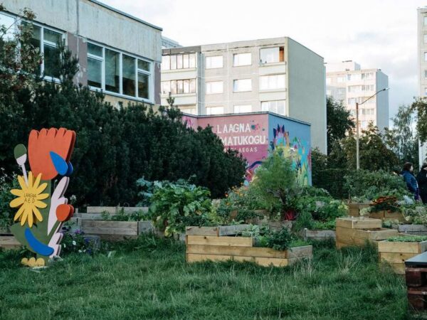 Oma kogukonna ma leidsin peenra vahelt