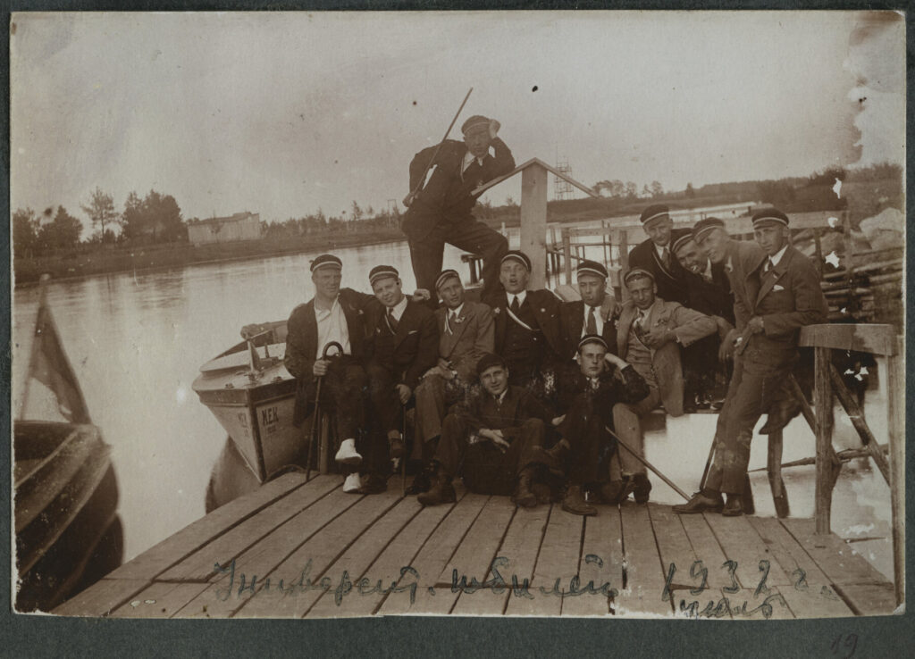 „Rahvahulgad, tulge kokku Emajõe kaldale!” kutsus üles vana üliõpilaslaul (viis: Peter Johann Peters, eestikeelsed sõnad: Mall Jürma-Kuusik, C!FP). Foto: AM F 27455:19, Eesti Ajaloomuuseum SA