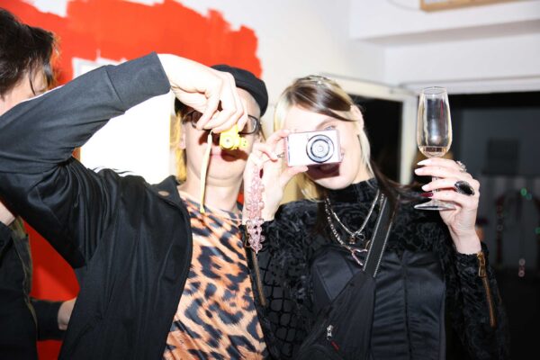 Moepolitsei. Palaganist Savile Row&rsquo;ni ehk laial&otilde;ikeline moespektrum ENKKLi n&auml;ituse pidulikul avamisel