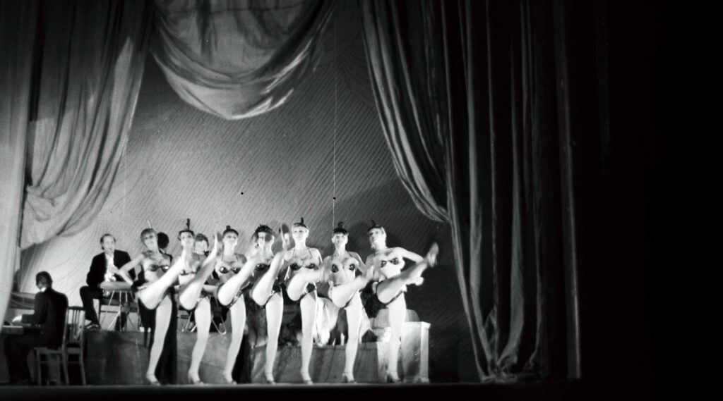 Pühakoja ja bordelli vahel