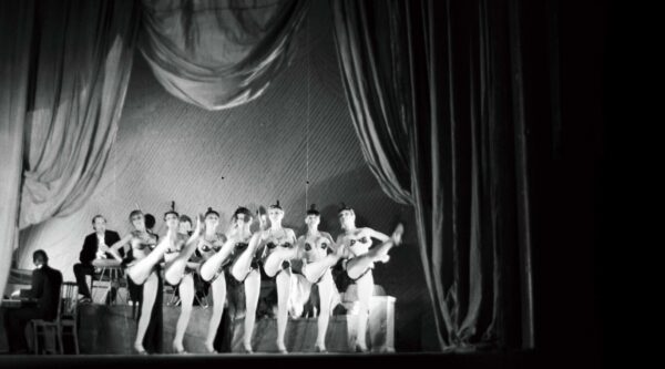 Pühakoja ja bordelli vahel