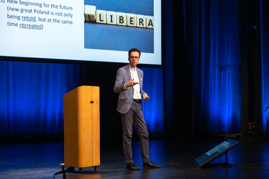 Dr Jacek Kołtan Eesti Muuseumiühingu ja Rahvusvahelise Muuseumide Nõukogu ICOM korraldatud konverentsil „Pärand ja poliitika. Muuseumid polariseeruvas ühiskonnas”. Foto: Kati Visnap