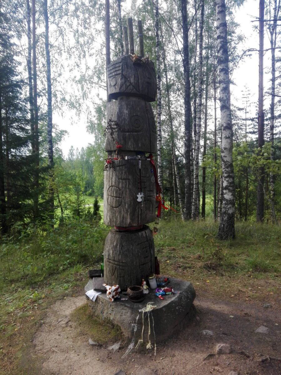 Kunstnik Renaldo Veeberi (1937–2010) loodud Peko kuju Kolossova Jumalamäel. Foto: Ott Heinapuu